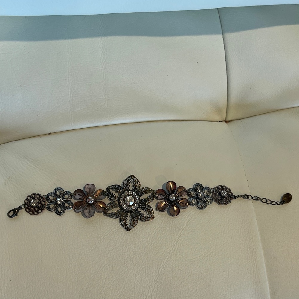 Flower bracelet